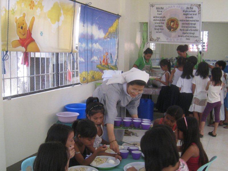 Tumana feeding center (130children)-Sr.Gabriela(2)